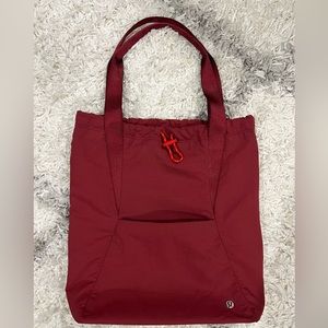 Lululemon Backpack to Totebag (18L) - In Maroon